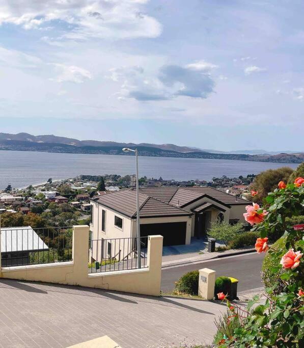 Villa Millions View - Hobart Sandy Bay Exterior foto